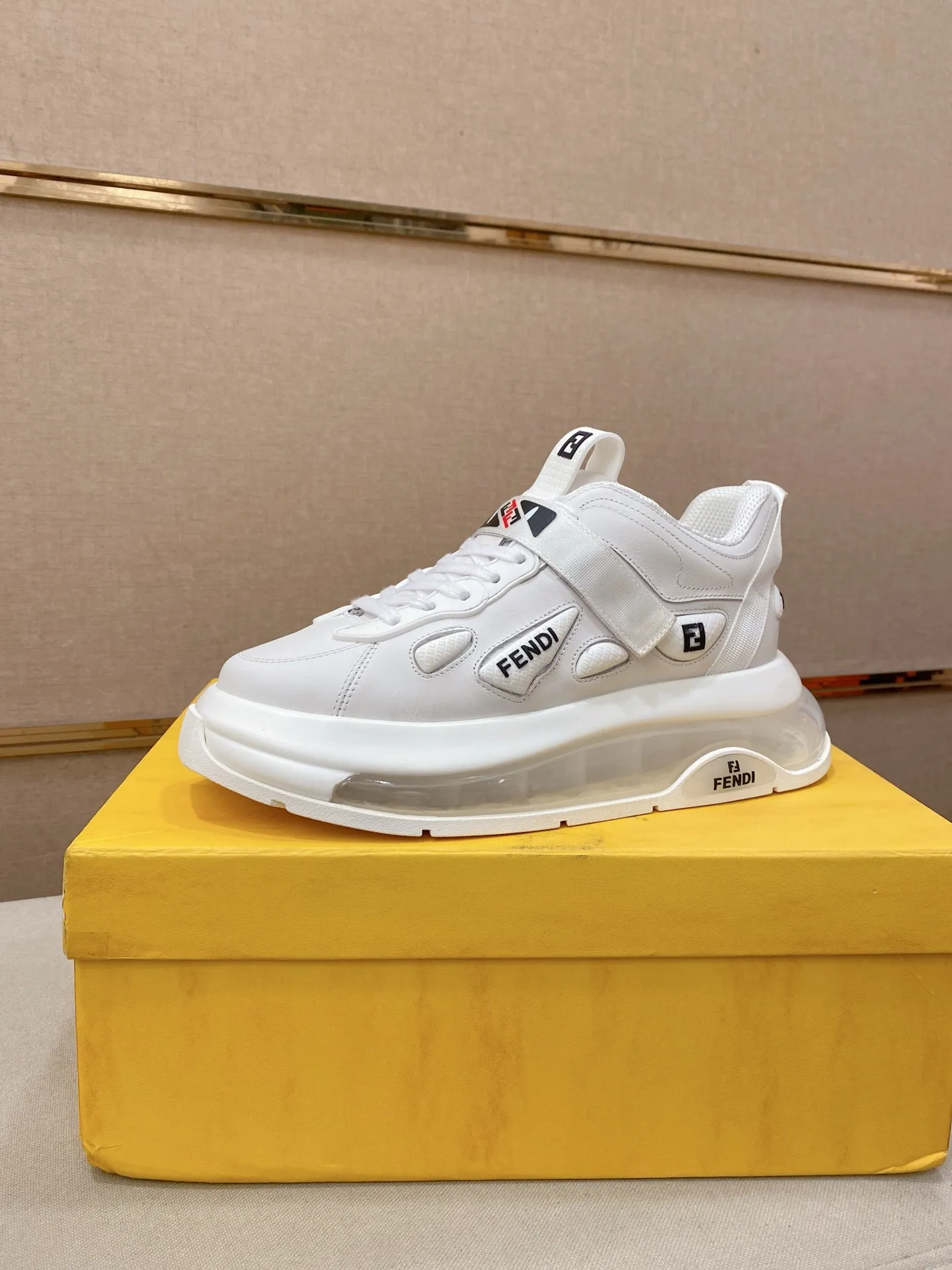 Men's shoes 💰 640💰 FENDI new model (Fendi) official website 1:1 copy 👊🏻Upper 🇮🇹Imported cowhide 🇩🇪Inside imported breathable mesh lining. The original outsole is molded to reflect the identity of every man, and the upper foot is elegant and stable🚶🏻🚶🏻The high-end custom counter original replica📯The shoe last remains unchanged regardless of wind and rain, and can withstand the verification of time🔍️,🔵 Size: 39-45. Can be customized 38-46 non-refundable and non-exchangeable!